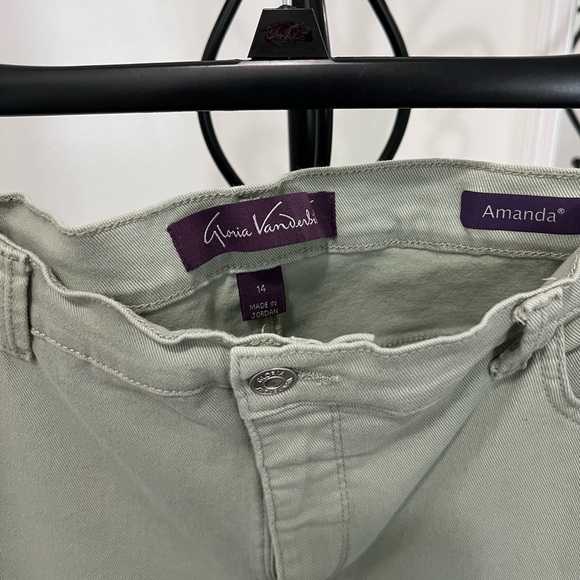 Gloria Vanderbilt Light Green Pants. #014 - Picture 2 of 5